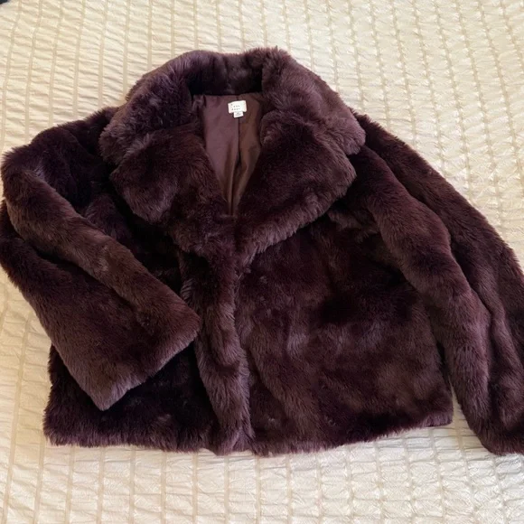 Plush Faux Fur Cropped Coat in Burgundy - Picture 1 of 4